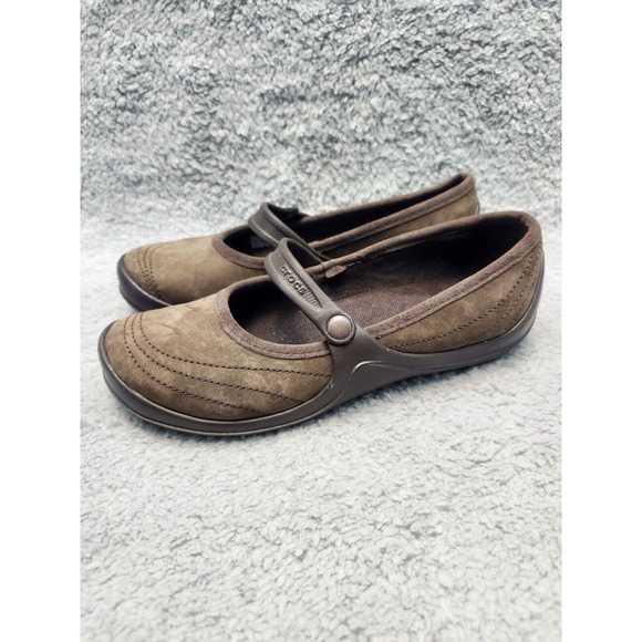 CROCS Wrapped Women's 6 Brown Taupe Suede‎ Nubuck Croslite Mary Janes shoes EUC - Picture 1 of 9